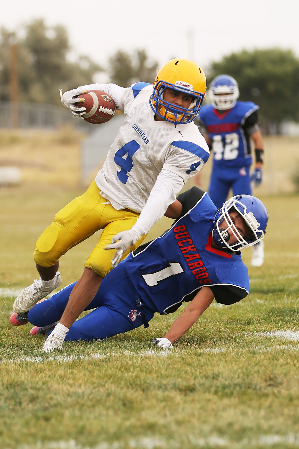 Dylan Fauber pulls down Sheridan ball carrier Nahir Aguirre